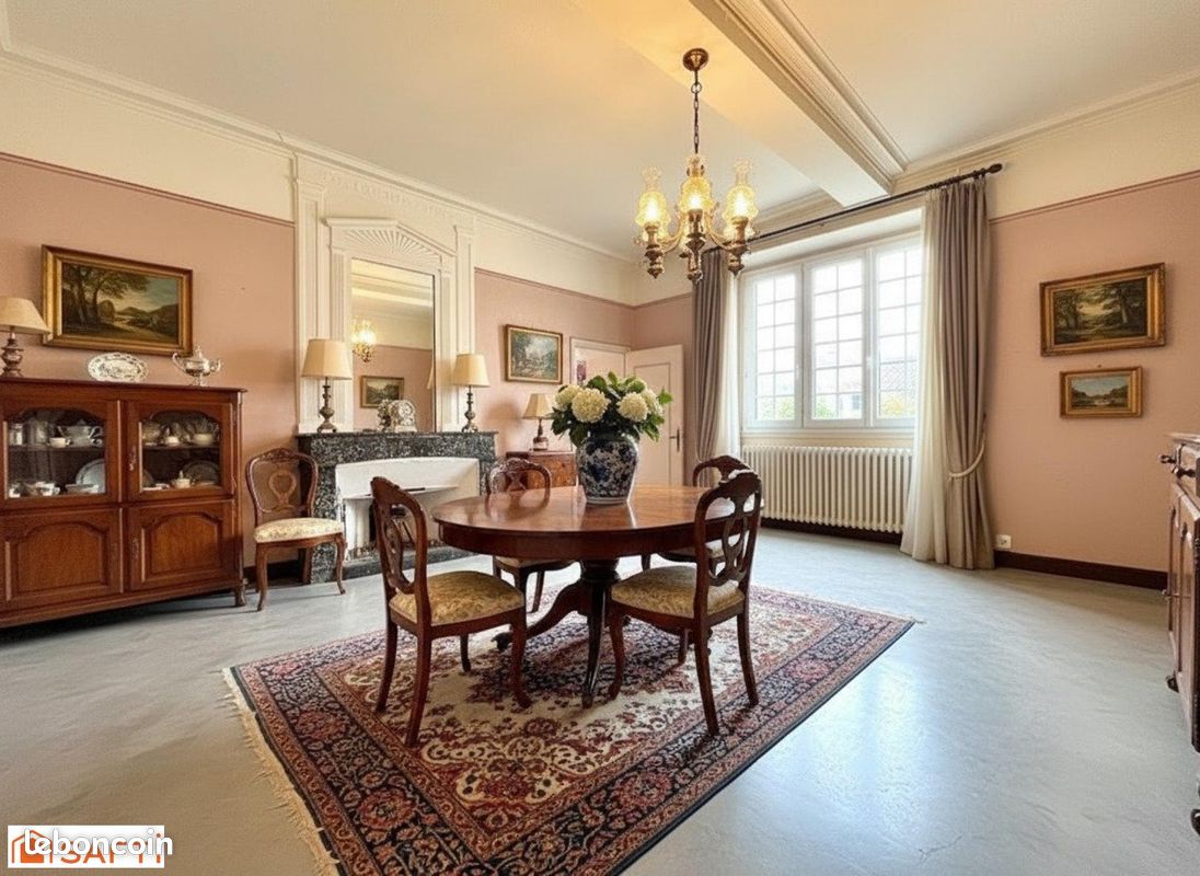 Maison 6 pièces 191 m² · à Mortagne-sur-Sèvre · 191 m² · 290 000 €