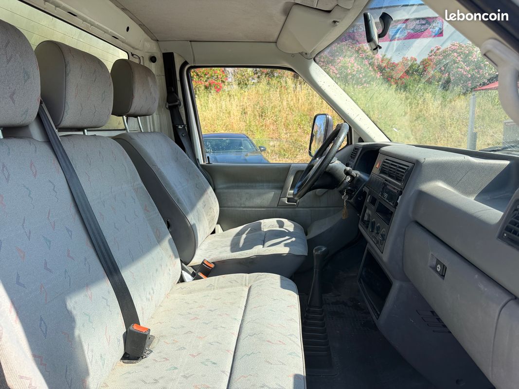 VOLKSWAGEN TRANSPORTER 2.5 TD 102 Frigorifique (image 9)