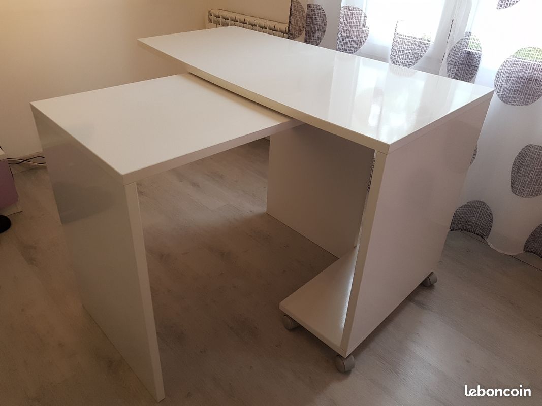 Bureau (image 1)