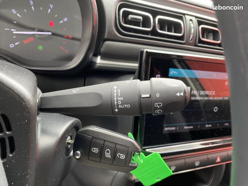 Citroen C3 1.2 PureTech 110ch S&S C-Series 120-121g (image 14)