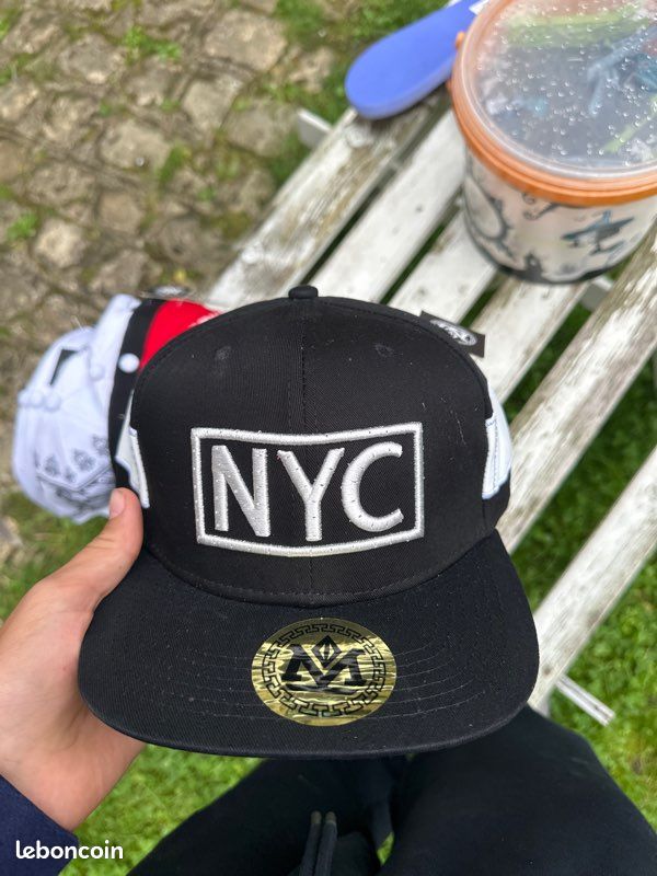 Casquettes neuves (image 2)