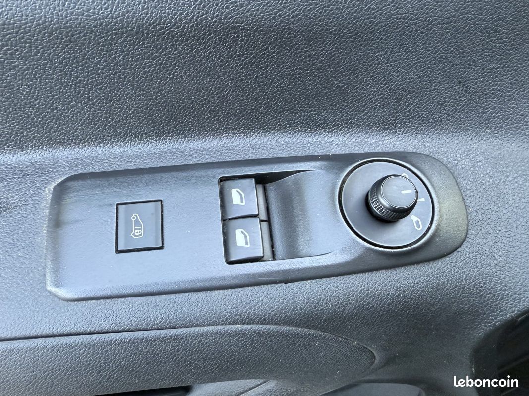 Citroen berlingo m 1.5 blue hdi 100 car play grip mode caméra 3 places 2020 (image 12)