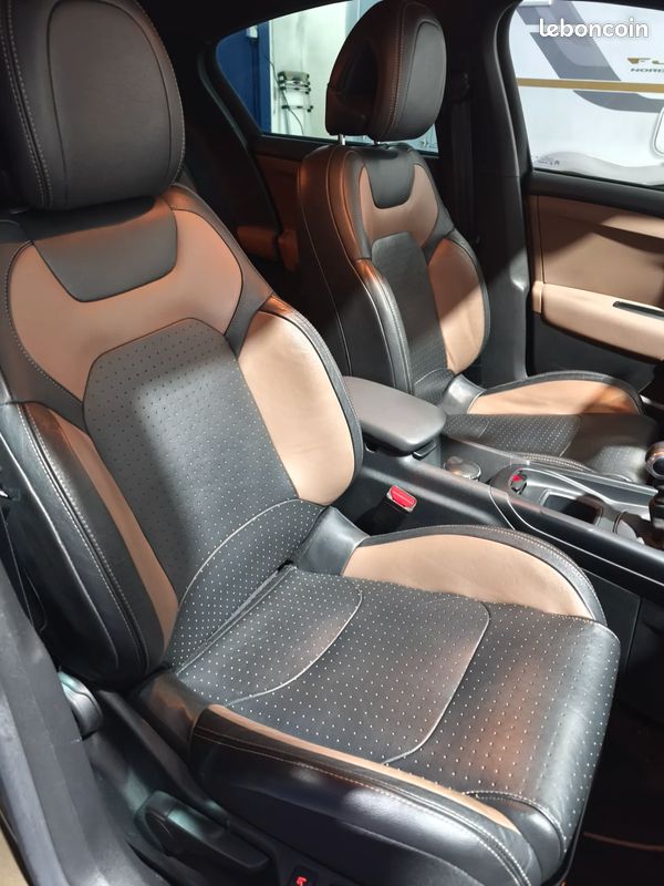 CITROEN DS4 1.6 200ch Sport Chic - 2012 - 104001 km - Faible kilométrage (image 14)