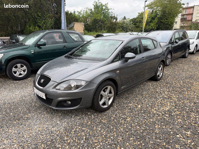 Seat LEON 1.2 TSI 105ch 1ERE MAIN CLIM.A/REG/LIM/JA/ISO (image 1)