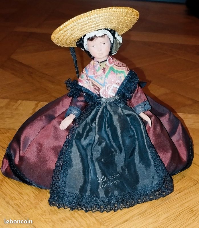 ANCIENNE ROBE DE POUPEE DENTELLE CHAPEAU COIFFE BRETON DOLLS BAPTÊME MARIÉE