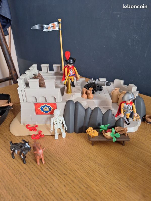 Pièces Playmobil Conquistador - Morion, Pantalon, Collier (x5)