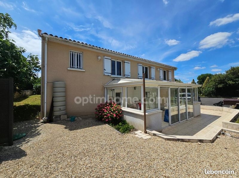 Maison 6 pièces 115 m² · à Puymoyen · 115 m² · 256 000 €