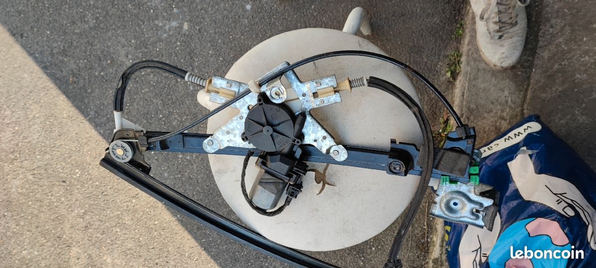 Moteur lève vitre avant gauche Seat Ibiza ll (image 2)