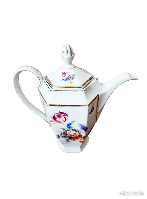 Ancienne théière cafetière en porcelaine fine Epiag Tchécoslovaquie authentique art déco de style bohème chic shabby chic avec décor floral raffiné et dorure à l'or fin collection art de la table (image 1)