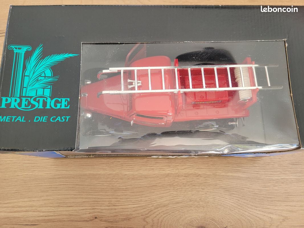 Solido 9888 - Ford Camion Pompiers 1936 - 1/18 - Occasion Boîte Altérée