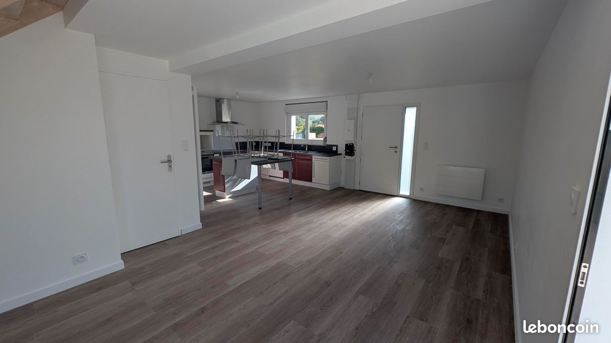 Maison 4 pièces 85 m² · à Saint-Julien-de-Concelles · 85 m² · 950 €/mois