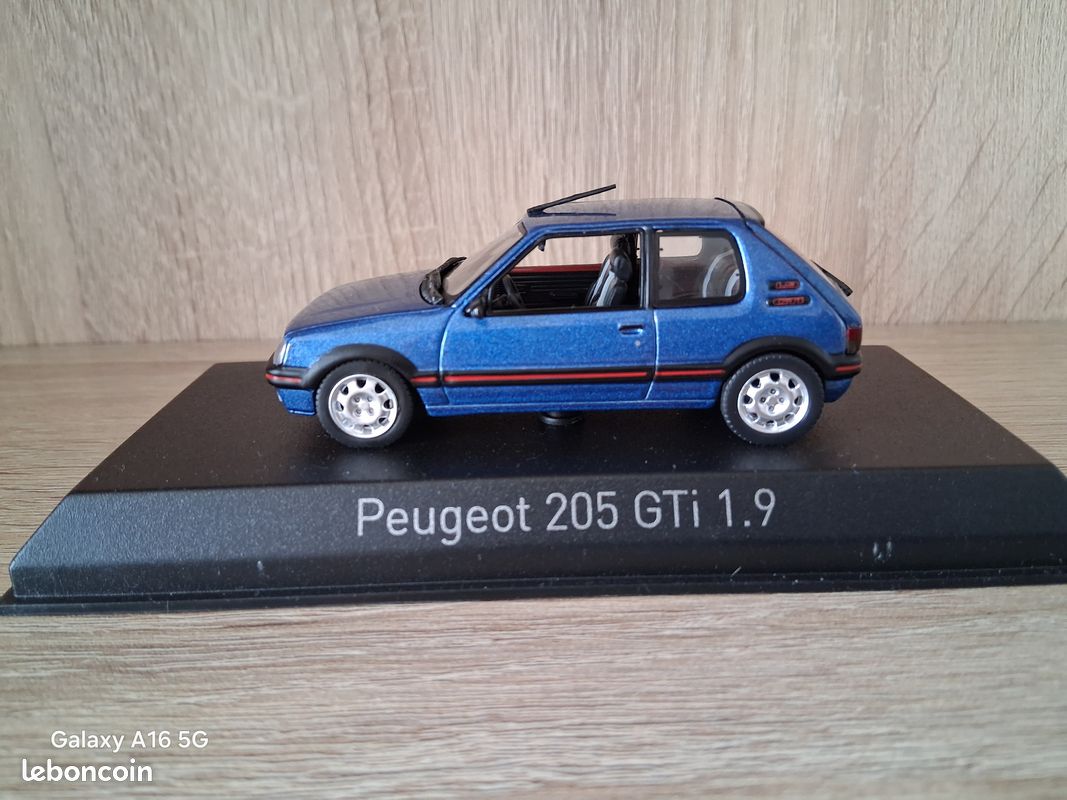 Modèle Réduit Peugeot 205 3P 1/43 Prestige - Défaut De Description - Occasion - Collection