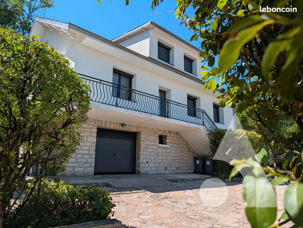 Maison 7 pièces 161 m² · à Dole · 161 m² · 300 000 €