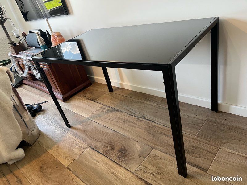 Table + 4 chaises à vendre (image 1)