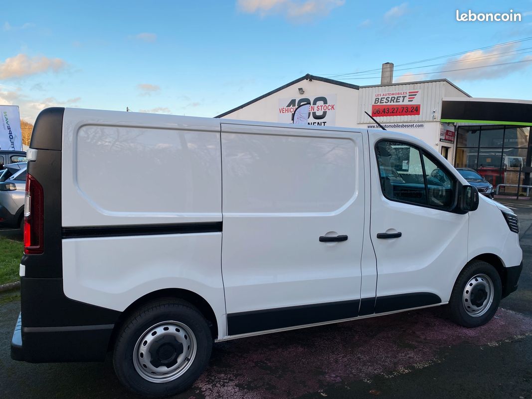 Renault TRAFIC Van L1H1 ADVANCE 3T Blue dci 150 ch Auto9 (image 4)