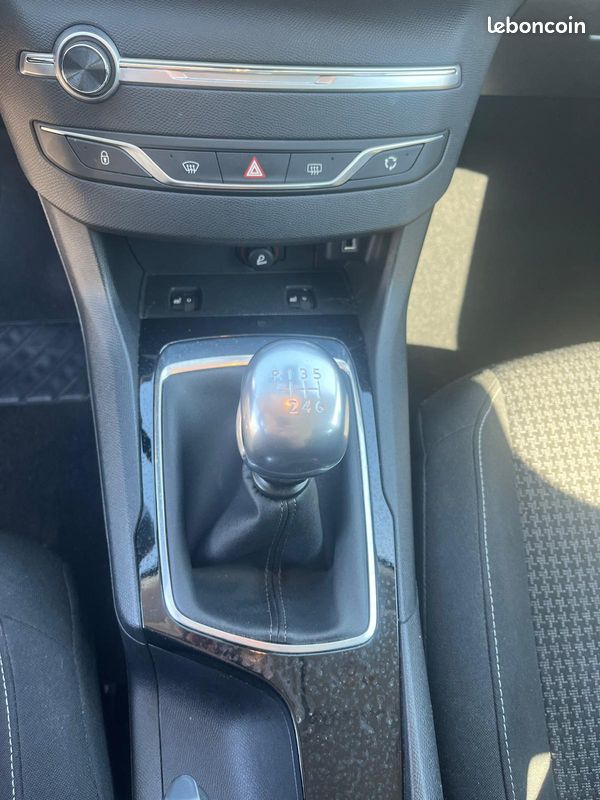 Peugeot 308 ii (2) 1.2 puretech 130 s&s active pack (image 10)