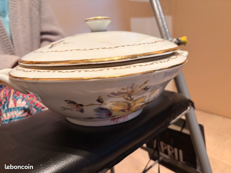 Service ancien porcelaine C.G. Limoges – 4 assiettes + soupière + plat (image 2)