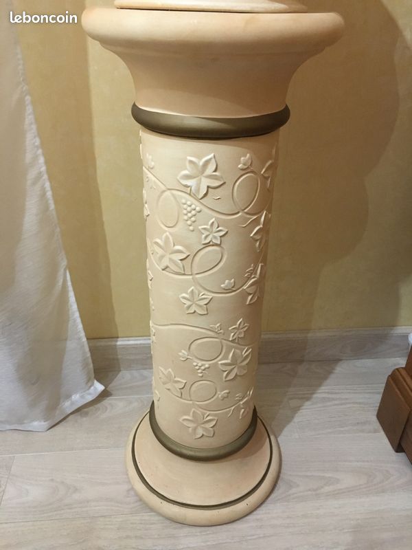 Cache pot et colonne (image 3)