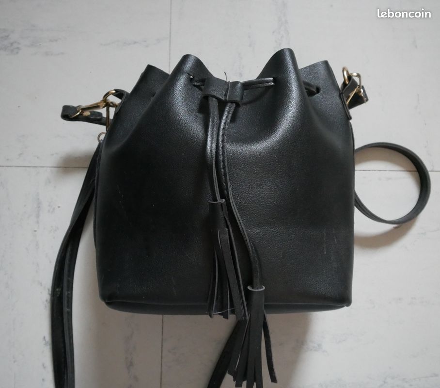 Sac à mains et bandoulière noir style bourse Accessoires Bagagerie