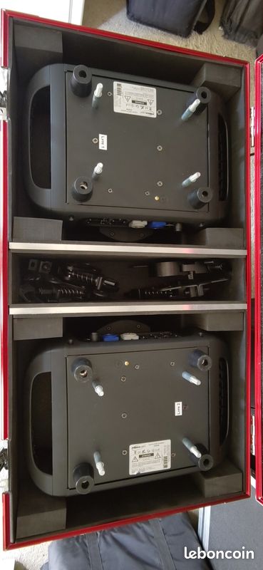 Paire de Lyre led 250w Spot / Beam / Wash + flight case en parfait état (image 11)