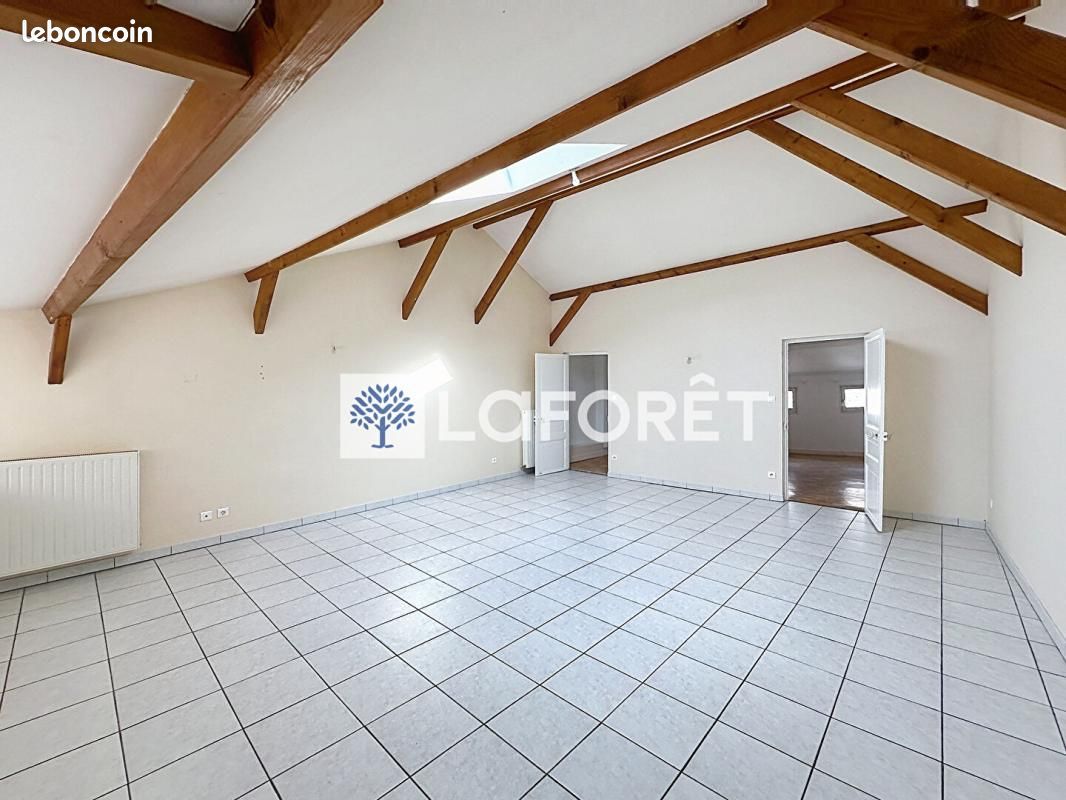 Appartement 3 pièces 93 m² · à Parthenay · 93 m² · 600 €/mois