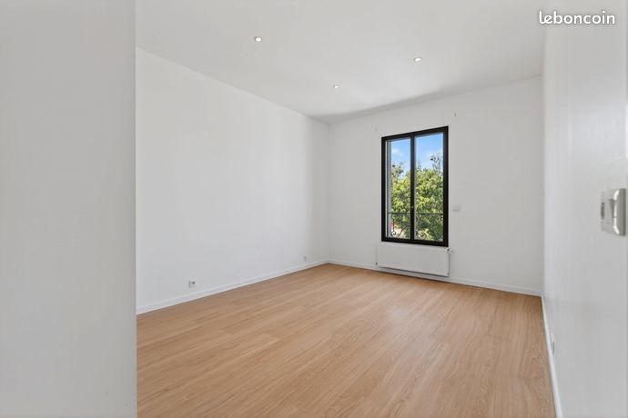 Caudéran — Maison contemporaine 139 m² DPE B / GES B — 4 ch + garage — 13