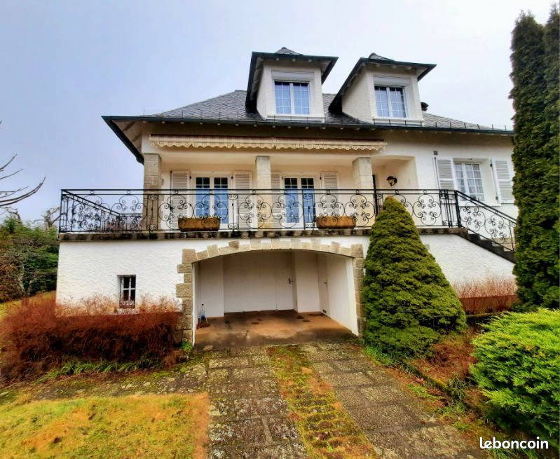 Maison 5 pièces 145 m² · à Pleaux · 145 m² · 220 000 €