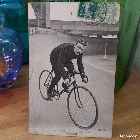 Guerre 1914-18 - Le Bataillon Cycliste - Brancard improvisé composé de