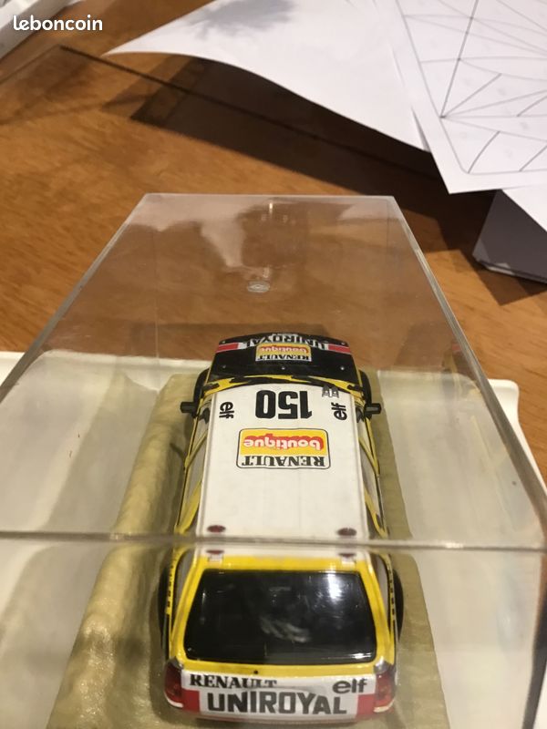 La Peugeot 205 T16 rallye Paris Dakar miniature de Norev au 1/43e à