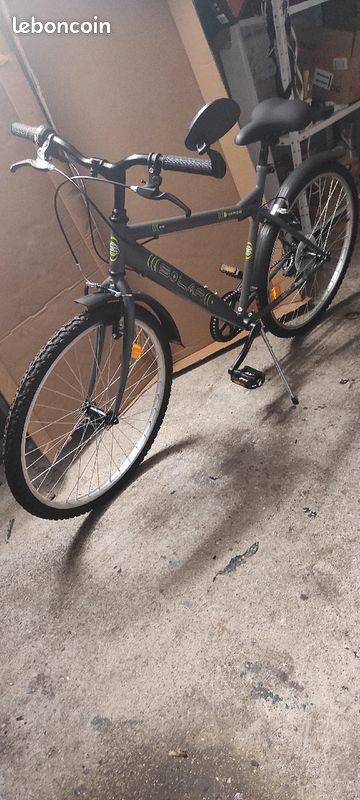 Vélo Ville Vintage : Charme Rétro et Confort Moderne - Garage