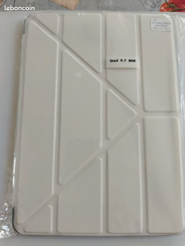 Coque iPad 9.7 air blanc (image 1)