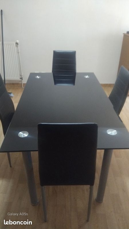 Table a manger (image 1)