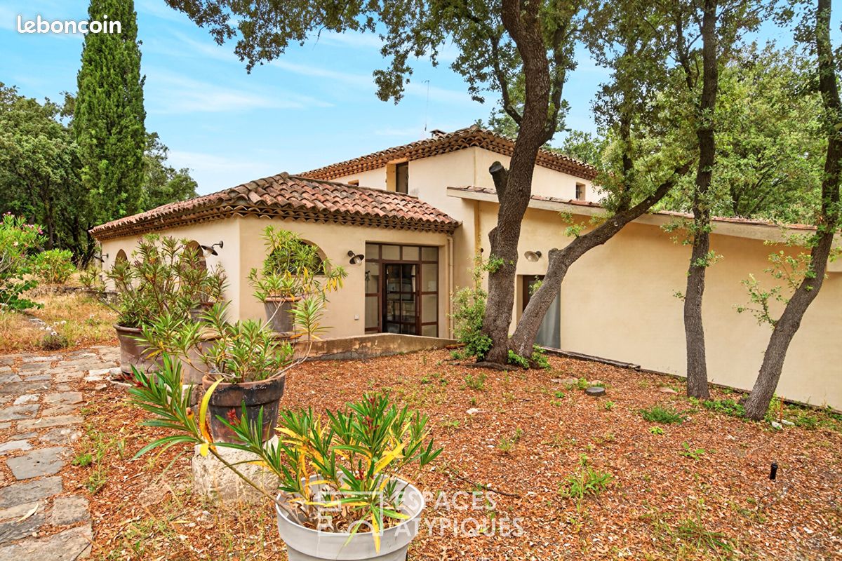 Maison 12 pièces 404 m² · à Aix-en-Provence · 404 m² · 2 600 000 €