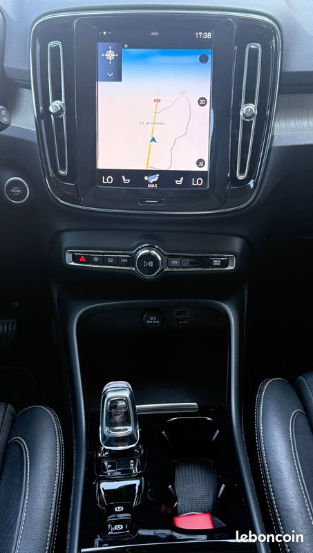 VOLVO XC40 1.5 T3 165 2WD GEARTRONIC INSCRIPTION LUXE Bva - ATTELAGE ESCAMOTABLE ELECTIQUEMENT (image 22)