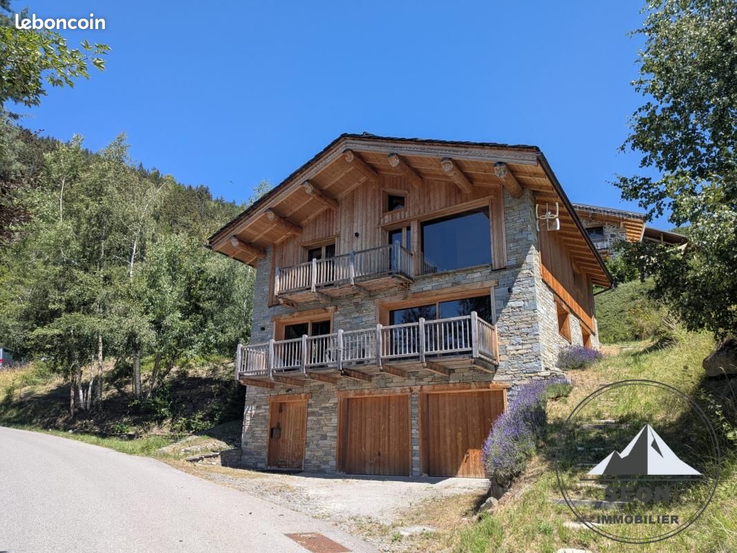 Maison 6 pièces 176 m² · à Montvalezan · 176 m² · 1 250 000 €