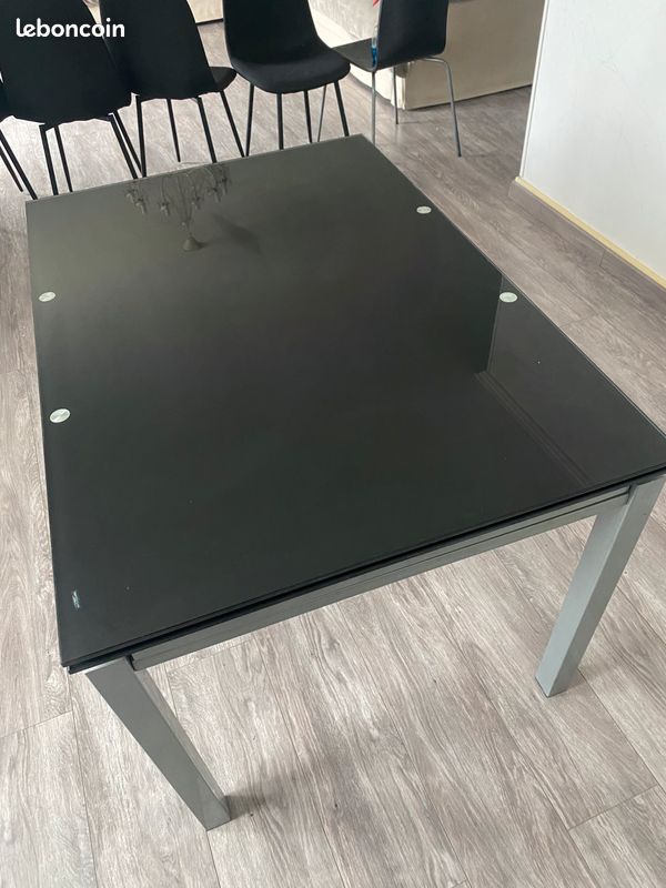 Table à manger (image 1)
