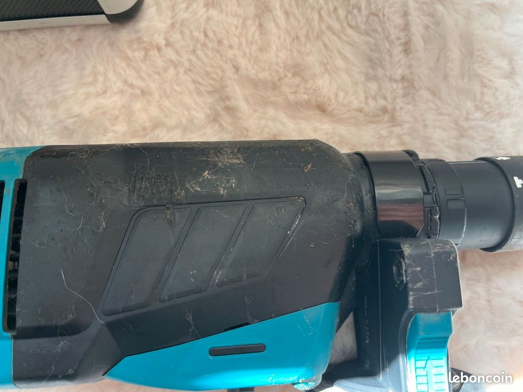 Makita HR2320T perforateur SDS+ 720W coffret alu complet 2021 — forets + accessoires (image 4)