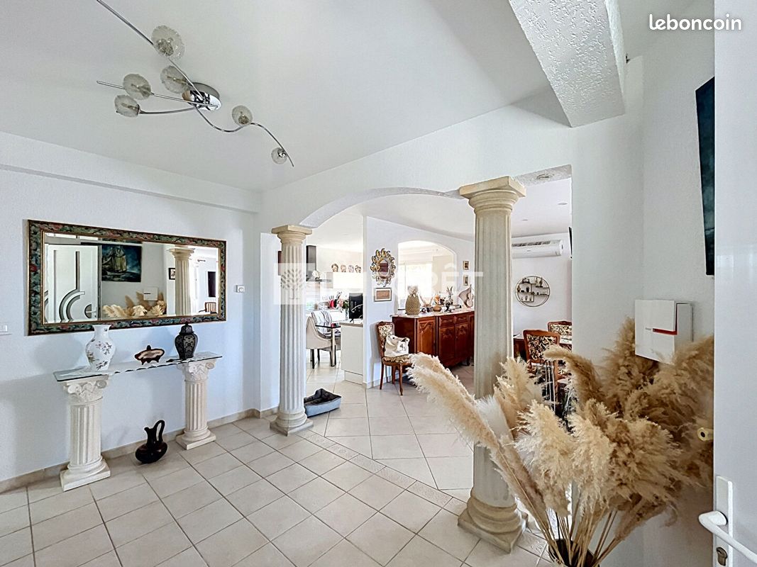 Propriété 5 pièces 220 m² (image 4)