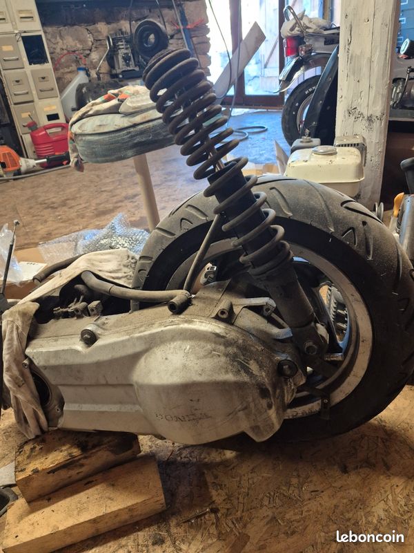 Scooter 250 Honda (image 3)