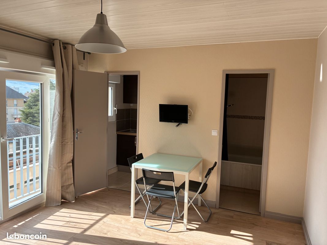 Appartement 1 pièce 27 m² · à Orléans · 27 m² · 560 €/mois