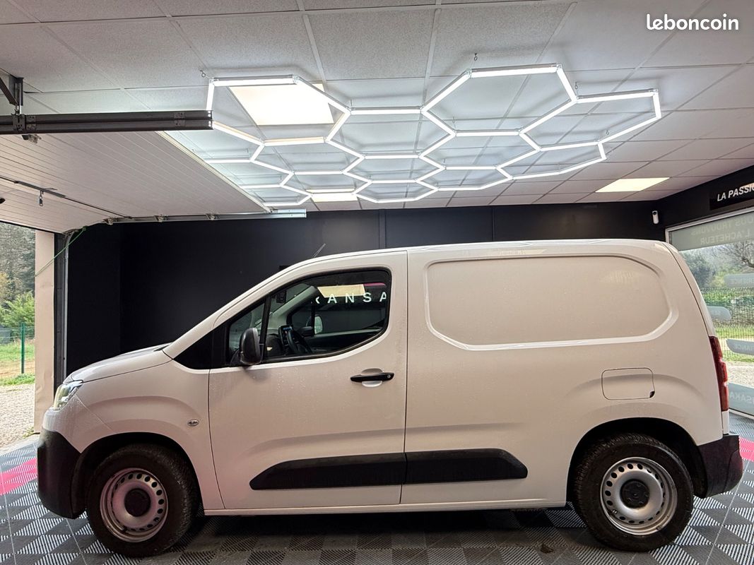 CITROEN BERLINGO Taille M BlueHDi 100 BVM Shine / ENTRETIEN COMPLET (image 11)
