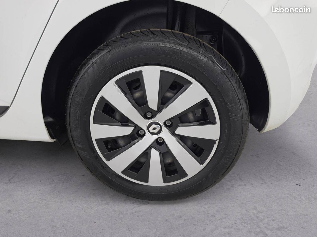 RENAULT Clio TCe 90 Equilibre (image 20)