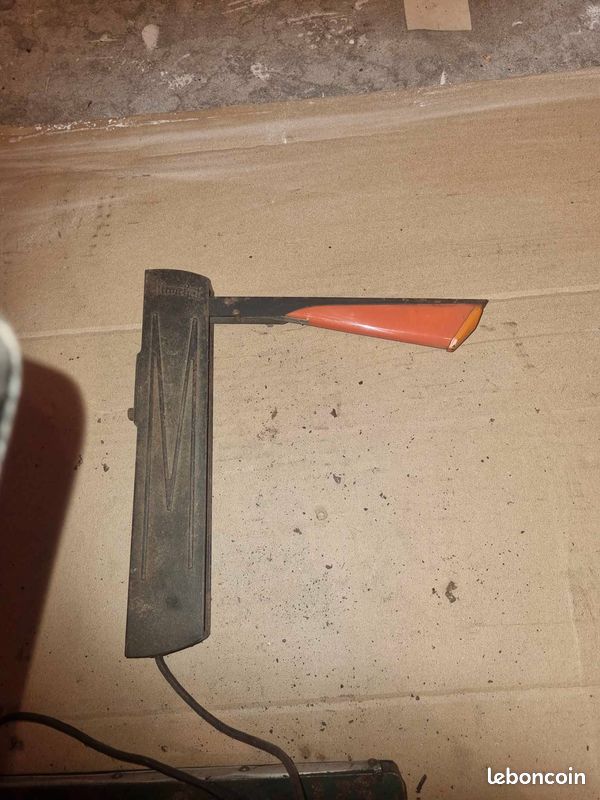 1 fleche de direction voiteur ancienne collection MARCHAL (image 1)