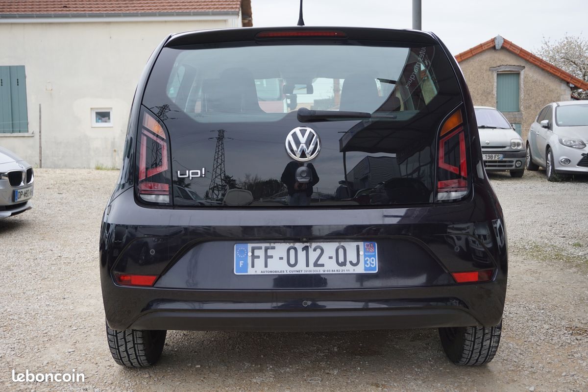 Volkswagen UP 1.0 75CH BLUEMOTION TECHNOLOGY UP CONNECT 5P EURO6D-T (image 5)
