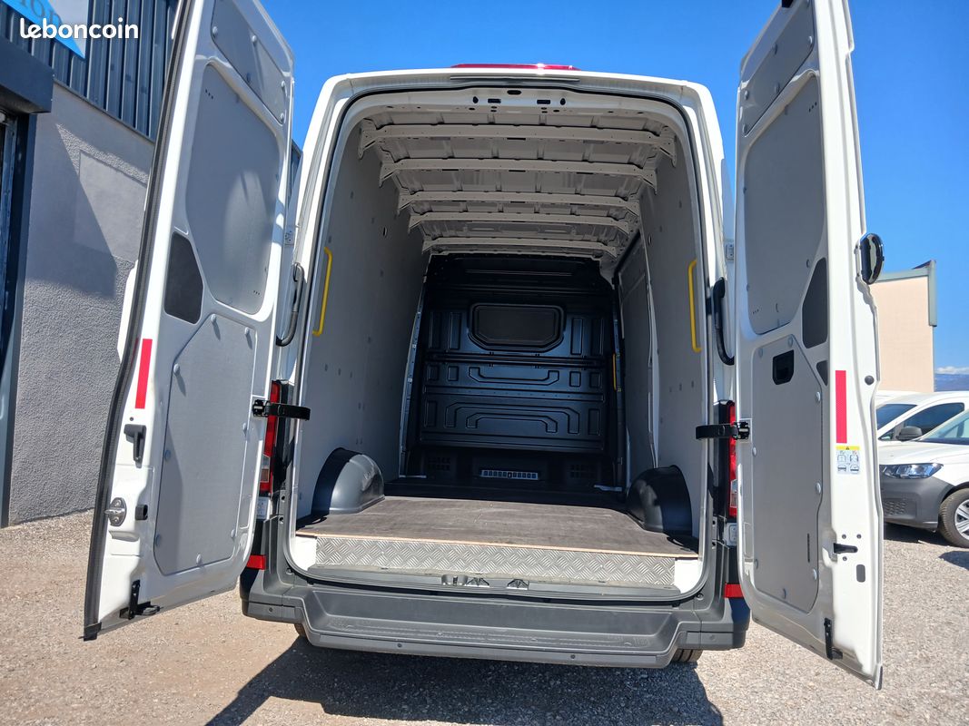40800 e ht Volkswagen crafter 4motion 177 cv bva 4x4 boite automatique l3h3 4 motion bva8 (image 3)