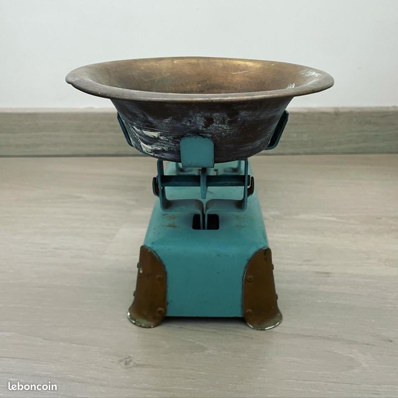 Petite balance de ménage non poinçonnée vintage (image 6)