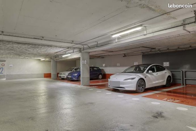 Parking 14 m² Puteaux