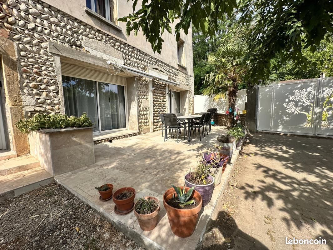 Maison 8 pièces 221 m² · à Manthes · 221 m² · 430 000 €