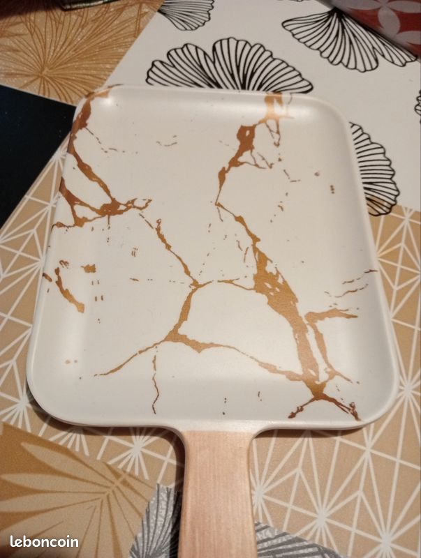 Petit plat avec manche recouvert dessus imitation bois façon marbre mélamine épaisse façon porcelaine (image 2)