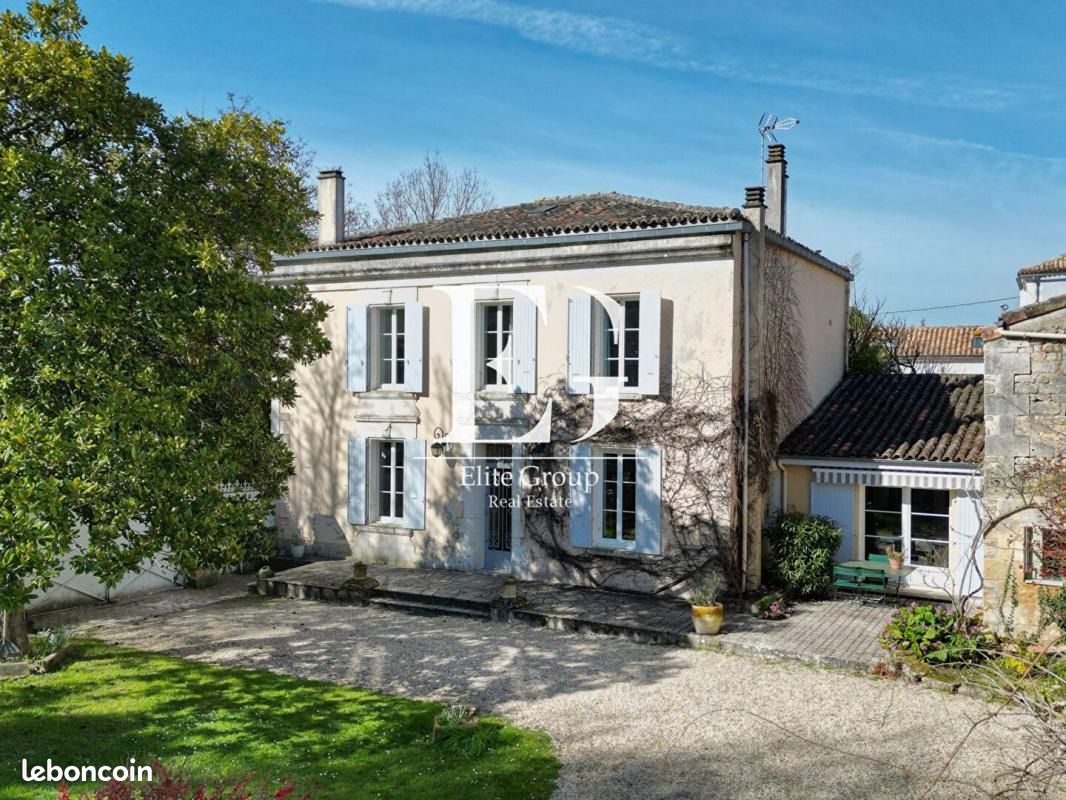 Maison 10 pièces 331 m² - Touvre 16600 (image principale 0)